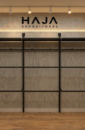 Expositor Kremalheira de Parede HAJA 3 Módulos – Flexibilidade e Design Comercial Medidas 399 cm de largo, 200 cm de alto e 40 cm de profundidade